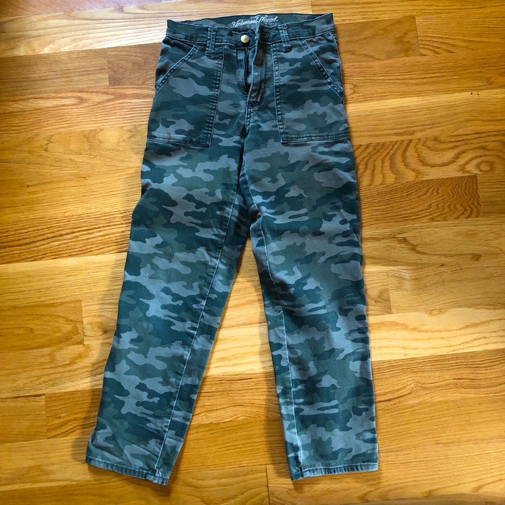 Trendy camouflage fatigues pants size 25